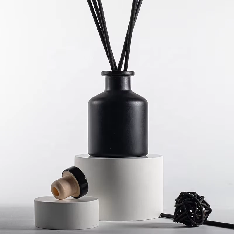 Wholesale 150ml Black glass Diffuser Bottle